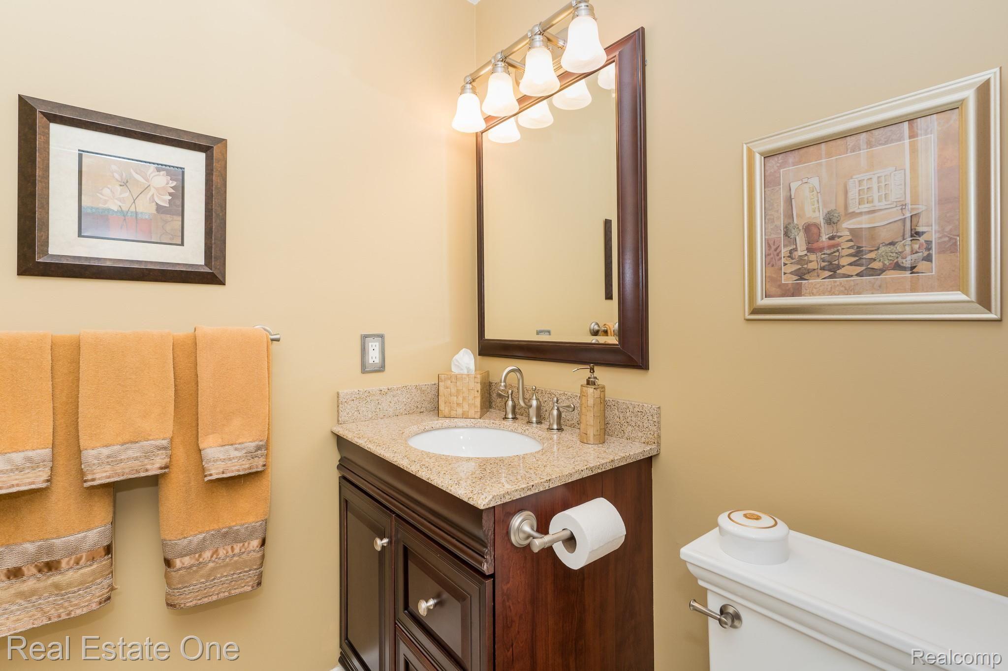 190 Parsons Lane Rochester, MI 48307 - Photo 16 of 22 Parsons MLS-W026.jpg
