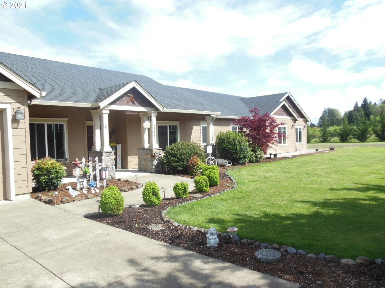 12905 Coyote Loop Road Newberg, OR 97132 - Photo 1 of 31 Gallery Image 1