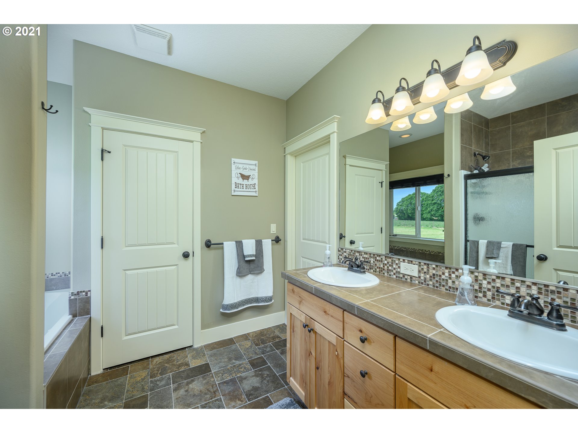12905 Coyote Loop Road Newberg, OR 97132 - Photo 18 of 31 Gallery Image 18