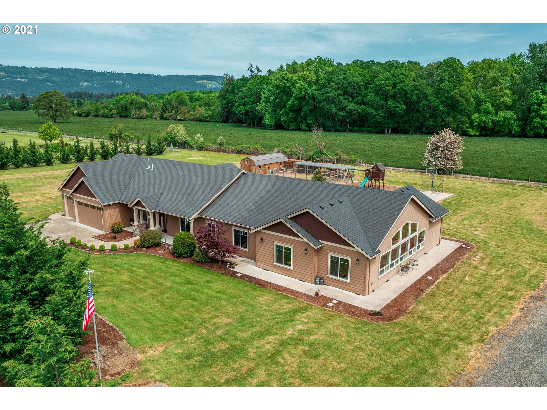 12905 Coyote Loop Road Newberg, OR 97132 - Photo 3 of 31 Gallery Image 3