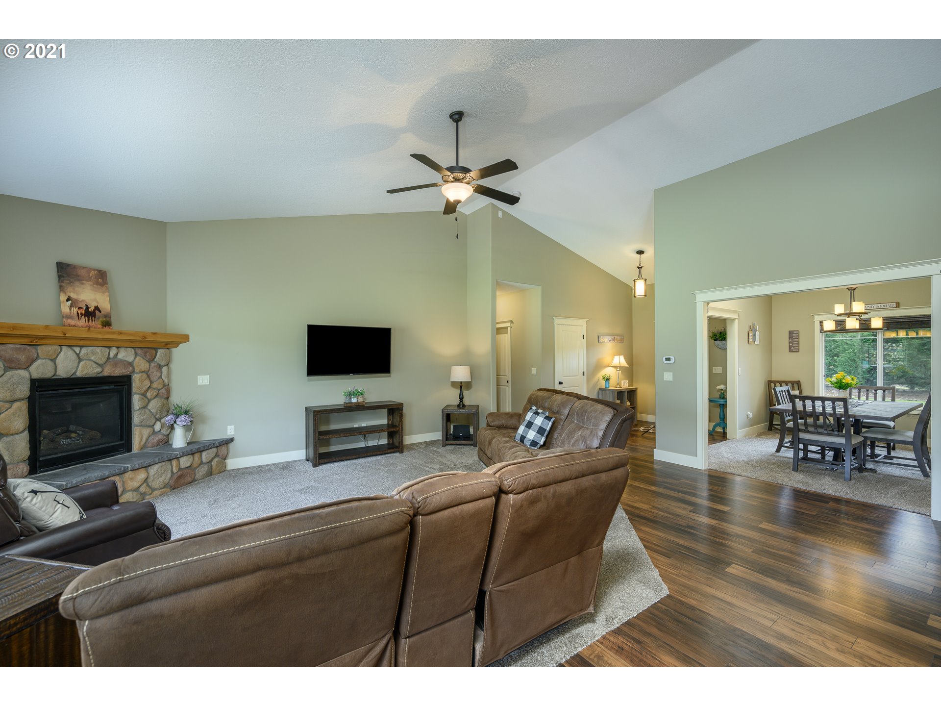 12905 Coyote Loop Road Newberg, OR 97132 - Photo 6 of 31 Gallery Image 6