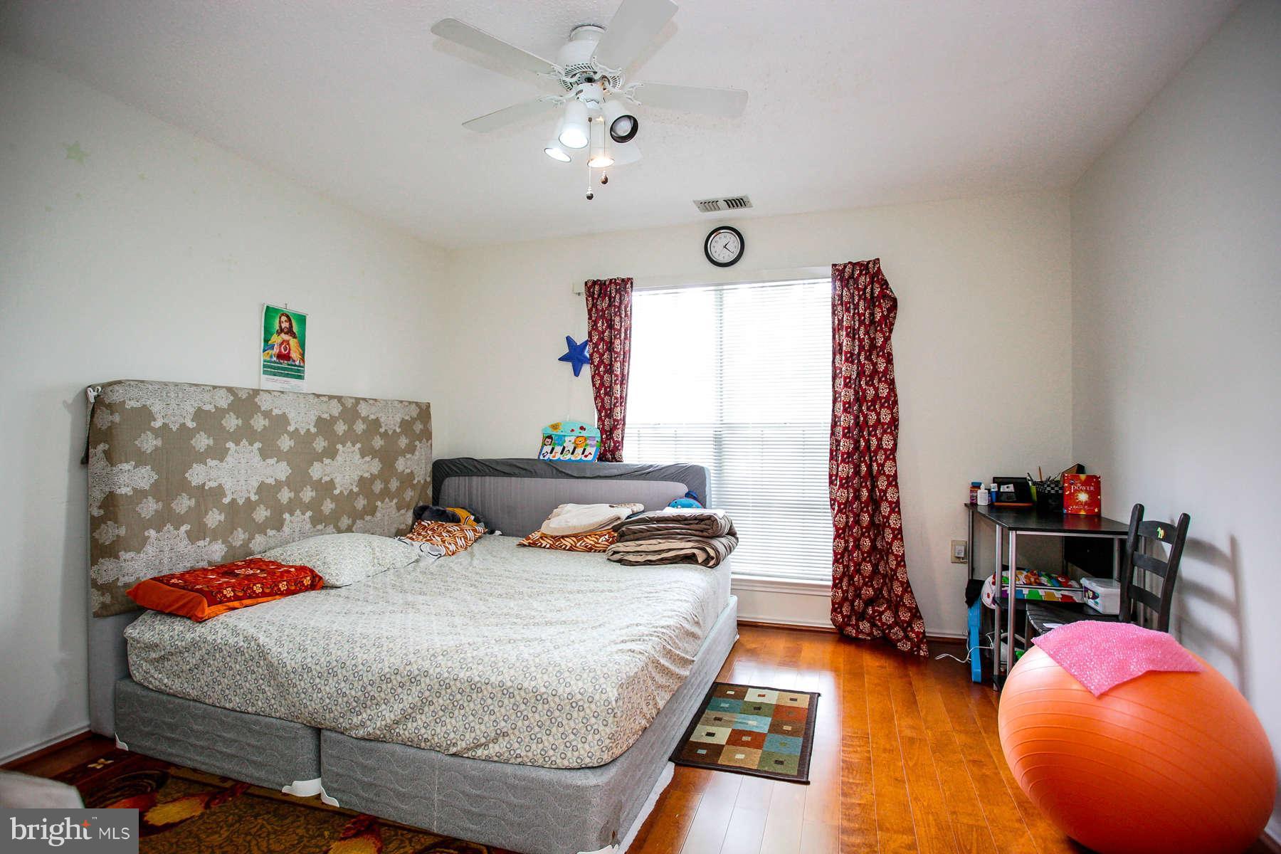 20965 Timber Ridge Terrace, Unit 102 Ashburn, VA 20147 - Photo 15 of 25 Bedroom (Master)