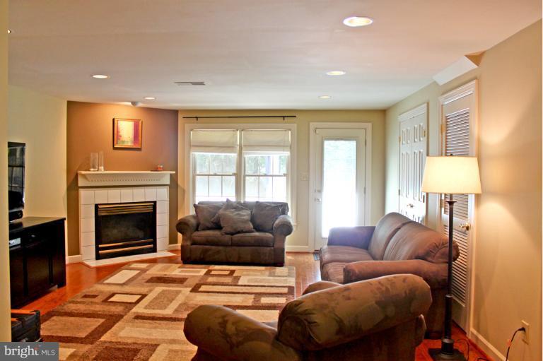 3603 Ransom Place Alexandria, VA 22306 - Photo 8 of 30 Family Room