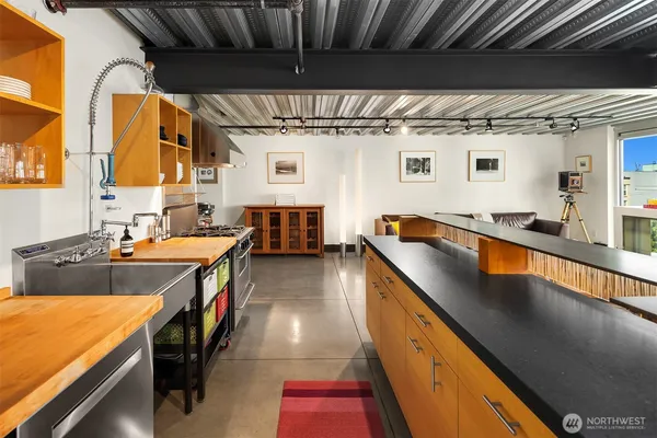 $1,250,000 | 1310 East Union Street, Unit 501, Seattle, WA 98122