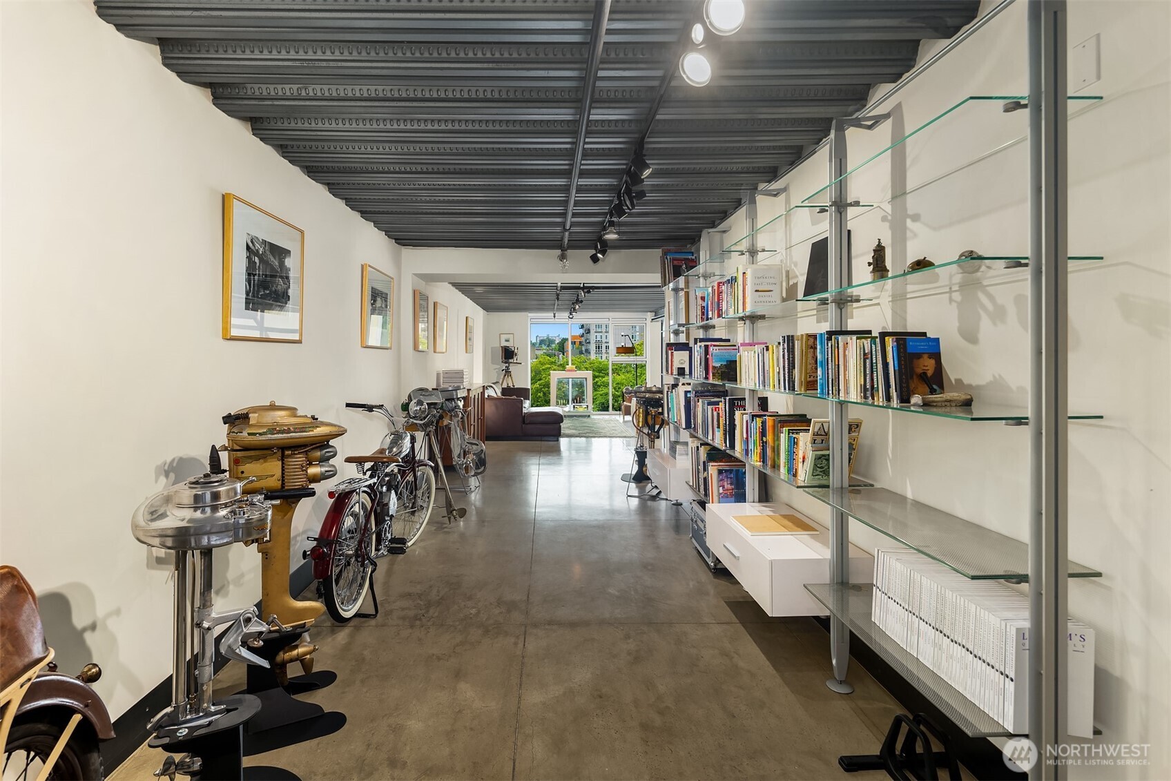 1310 East Union Street, Unit 501 Seattle, WA 98122 - Photo 14 of 30 a view of gym