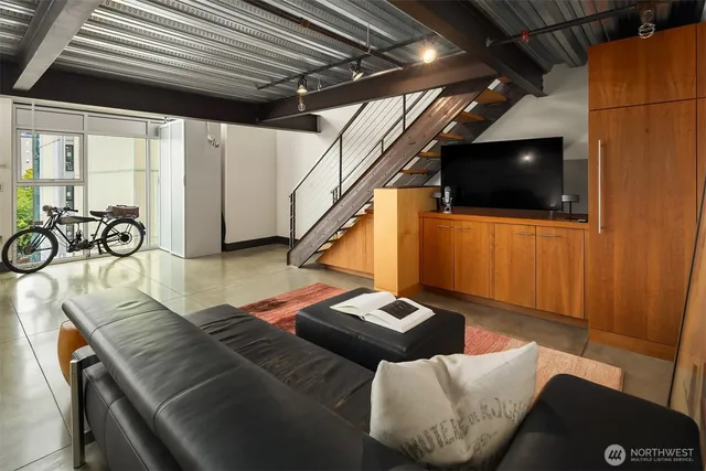 $1,250,000 | 1310 East Union Street, Unit 501, Seattle, WA 98122