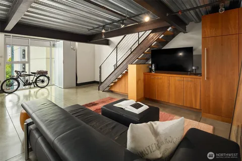 $1,250,000 | 1310 East Union Street, Unit 501, Seattle, WA 98122