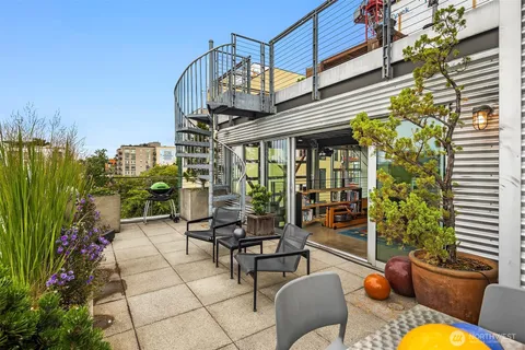 $1,250,000 | 1310 East Union Street, Unit 501, Seattle, WA 98122