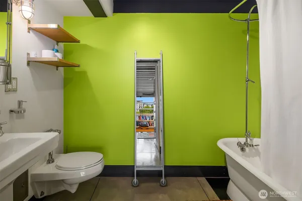 $1,250,000 | 1310 East Union Street, Unit 501, Seattle, WA 98122