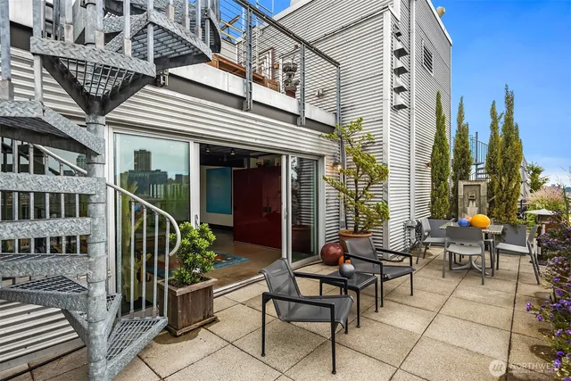 $1,250,000 | 1310 East Union Street, Unit 501, Seattle, WA 98122