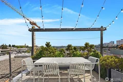 $1,250,000 | 1310 East Union Street, Unit 501, Seattle, WA 98122