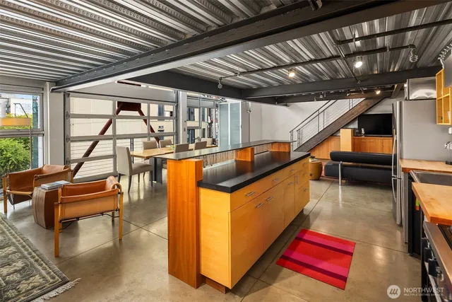 $1,250,000 | 1310 East Union Street, Unit 501, Seattle, WA 98122