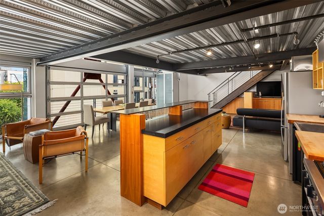 $1,350,000 | 1310 East Union Street, Unit 501, Seattle, WA 98122