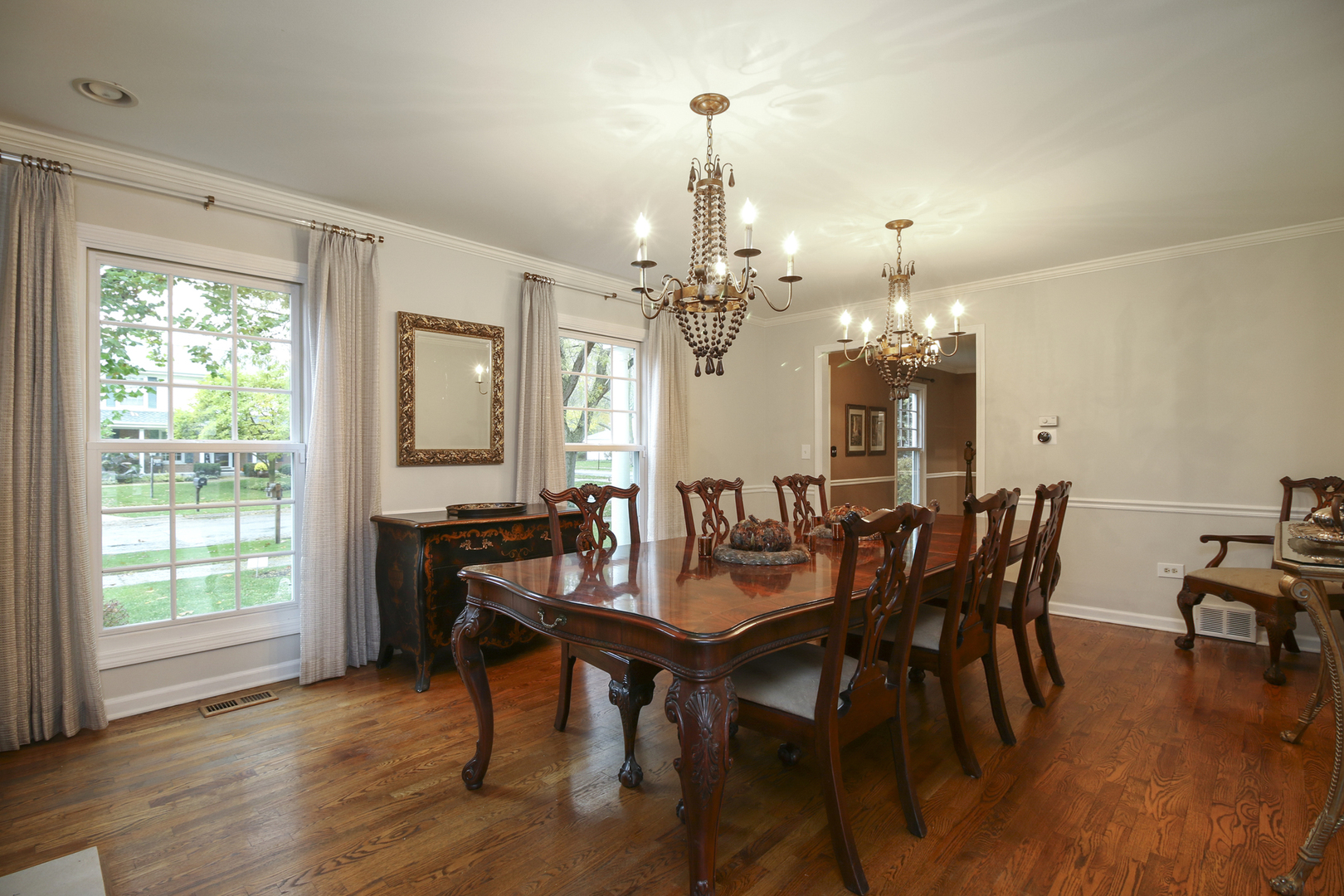 1601 Birch Road Northbrook, IL 60062 - Photo 4 of 34 Gallery Image 4