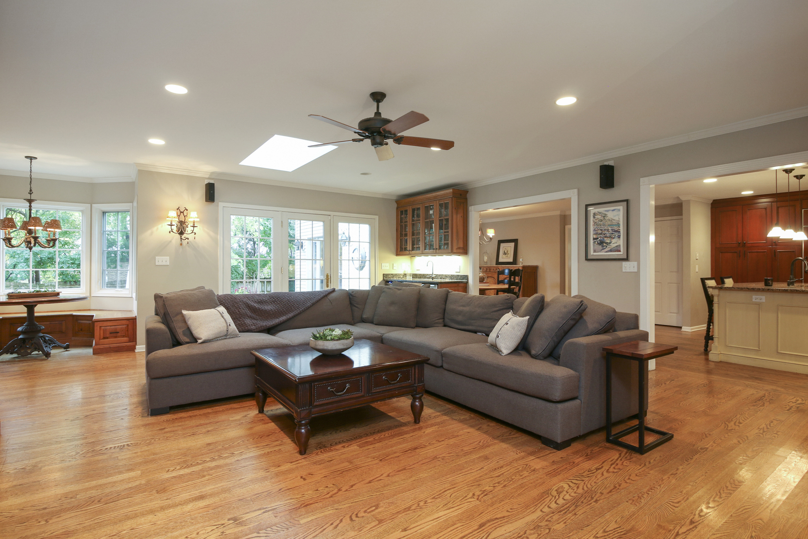 1601 Birch Road Northbrook, IL 60062 - Photo 10 of 34 Gallery Image 10