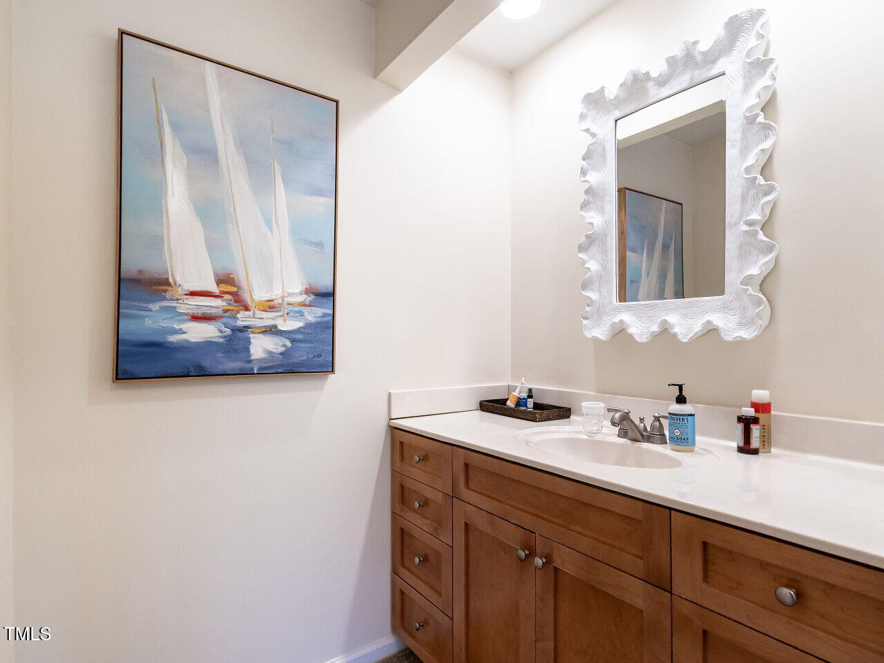 911 Washington Street, Unit 201 Raleigh, NC 27605 - Photo 15 of 22 015-1280x960-bathroom