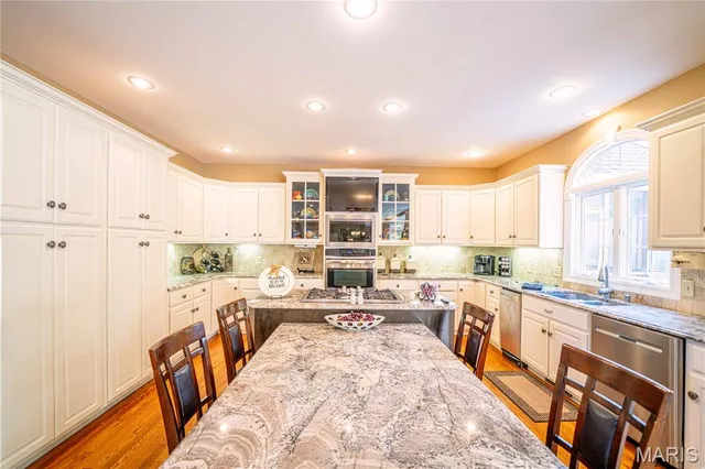 $1,350,000 | 2213 Crown Point Drive, Cape Girardeau, MO 63701