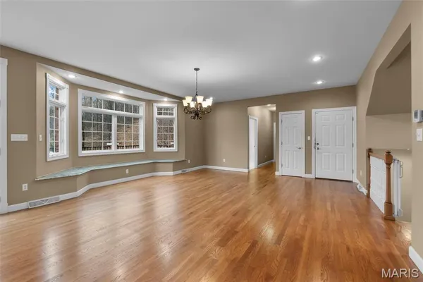 $1,195,000 | 2213 Crown Point Drive, Cape Girardeau, MO 63701