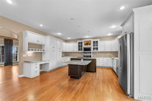$1,195,000 | 2213 Crown Point Drive, Cape Girardeau, MO 63701