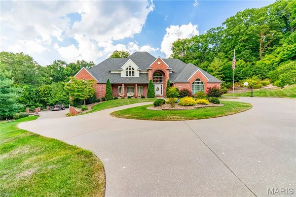 $1,195,000 | 2213 Crown Point Drive, Cape Girardeau, MO 63701