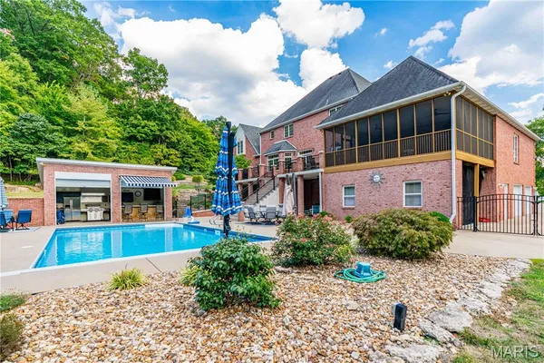 $1,195,000 | 2213 Crown Point Drive, Cape Girardeau, MO 63701