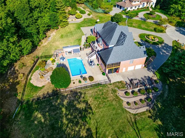 $1,195,000 | 2213 Crown Point Drive, Cape Girardeau, MO 63701