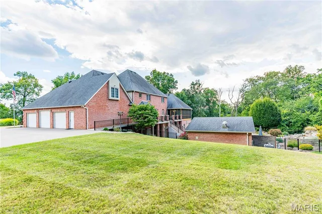 $1,350,000 | 2213 Crown Point Drive, Cape Girardeau, MO 63701