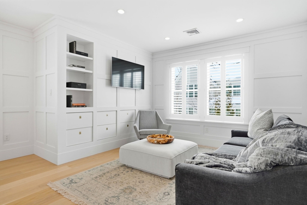 9 Pelham Road Lexington, MA 02421 - Photo 18 of 39