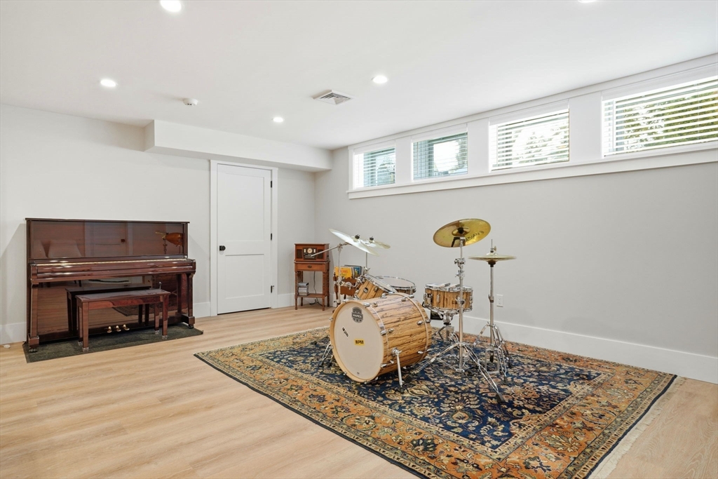 9 Pelham Road Lexington, MA 02421 - Photo 33 of 39