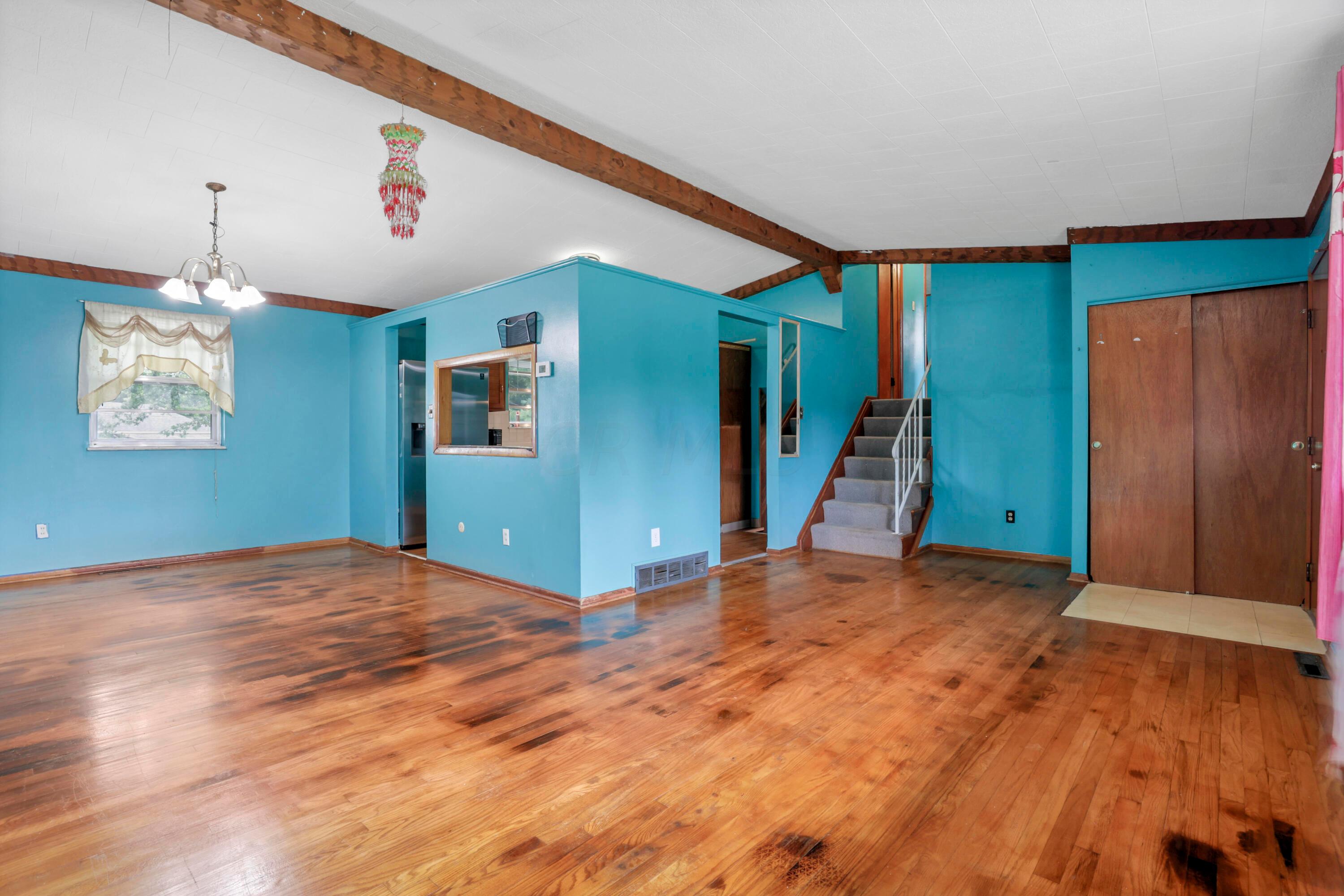 1355 Thurell Road Columbus, OH 43229 - Photo 14 of 59 0N4A2791
