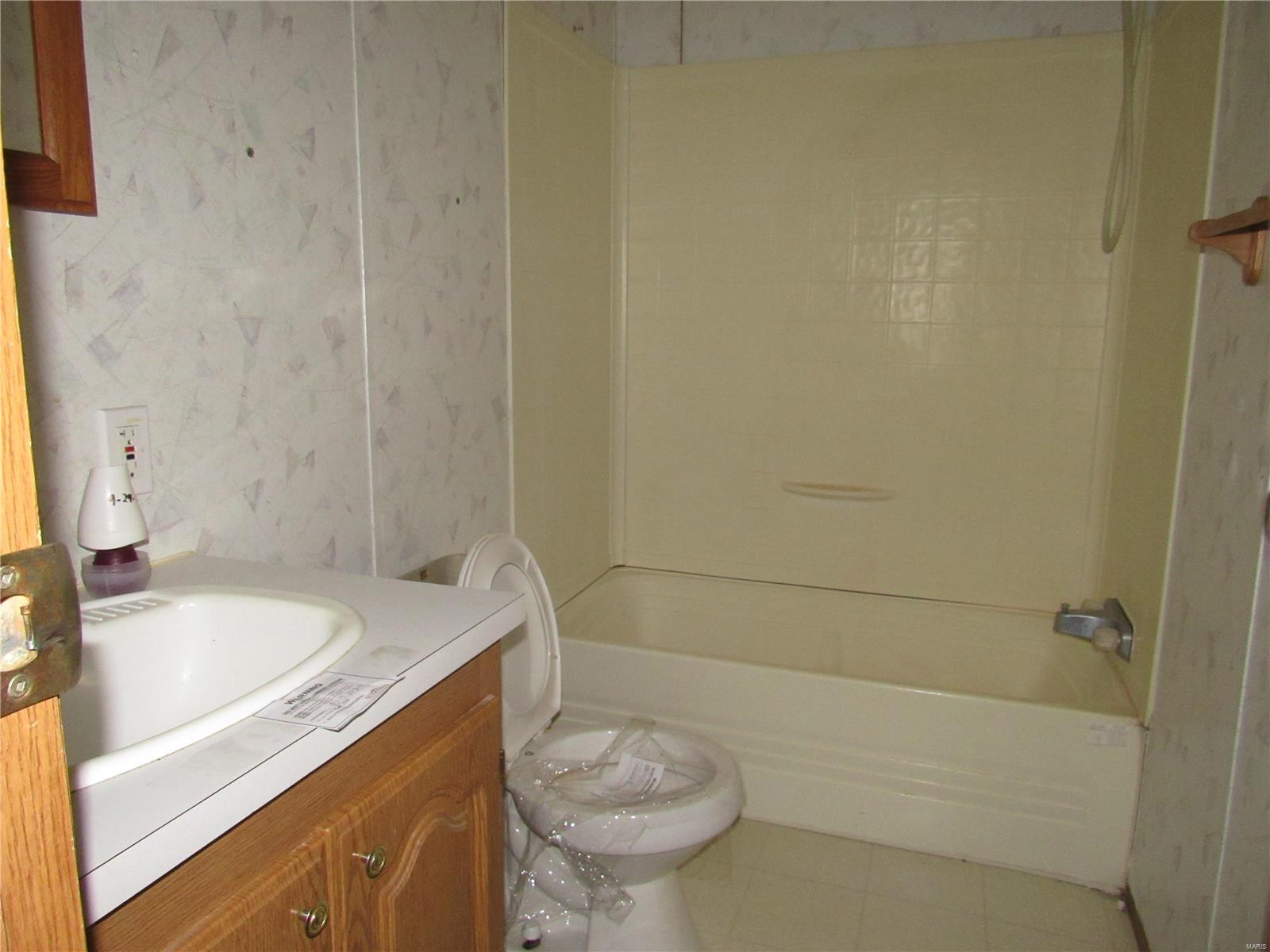 32769 Teney Hollow Road Brighton, IL 62012 - Photo 4 of 11 Gallery Image 4