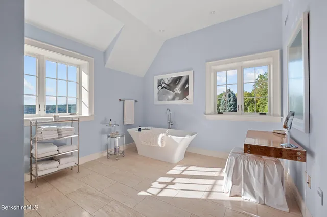 $13,500,000 | 30 E Road, Alford, MA 01266