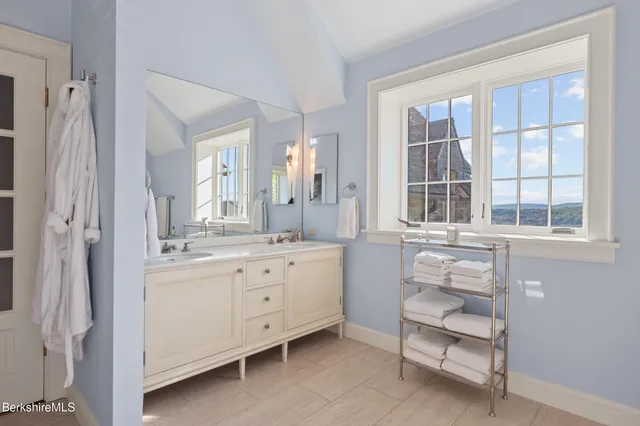 $13,500,000 | 30 E Road, Alford, MA 01266