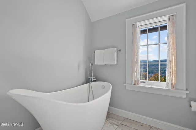 $13,500,000 | 30 E Road, Alford, MA 01266