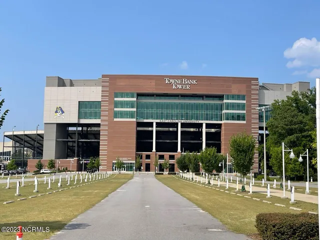 $310,500 | 431 Seashore Street, Grimesland, NC 27837