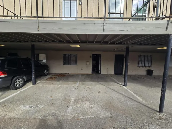 $1,290 | 7030 Fair Oaks Avenue, Unit 108, Dallas, TX 75231