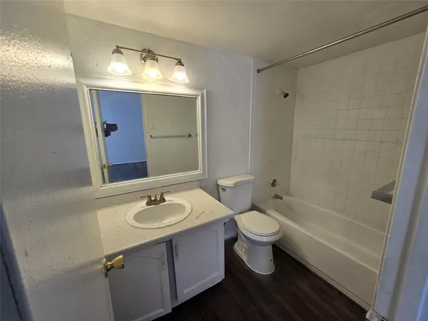 $1,290 | 7030 Fair Oaks Avenue, Unit 108, Dallas, TX 75231