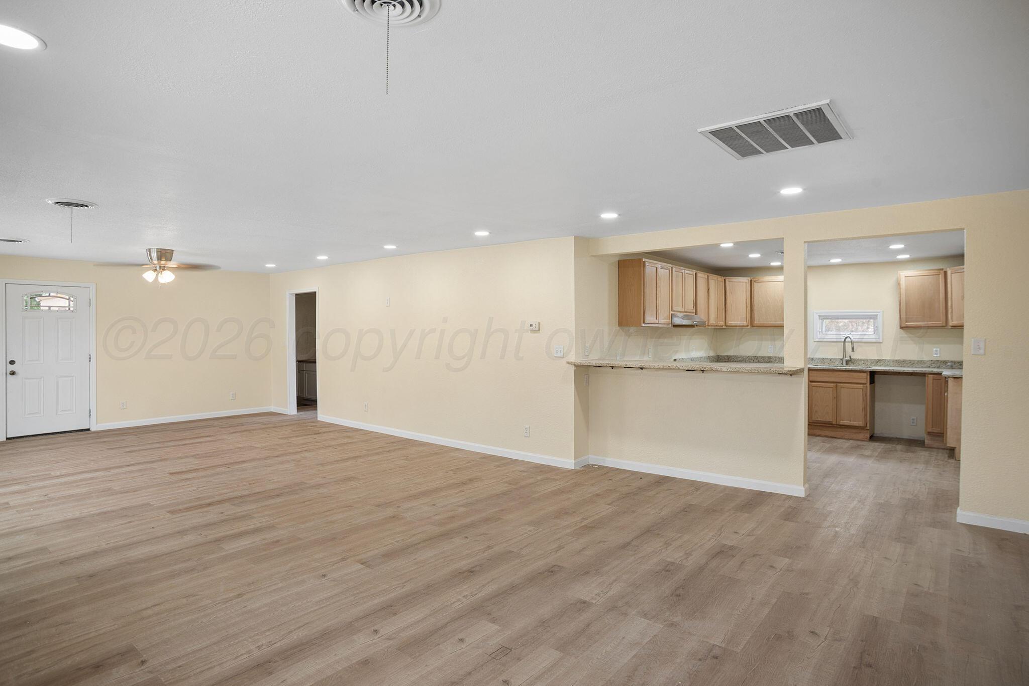 321 North Rider Street Pampa, TX 79065 - Photo 6 of 36 DSC_0702