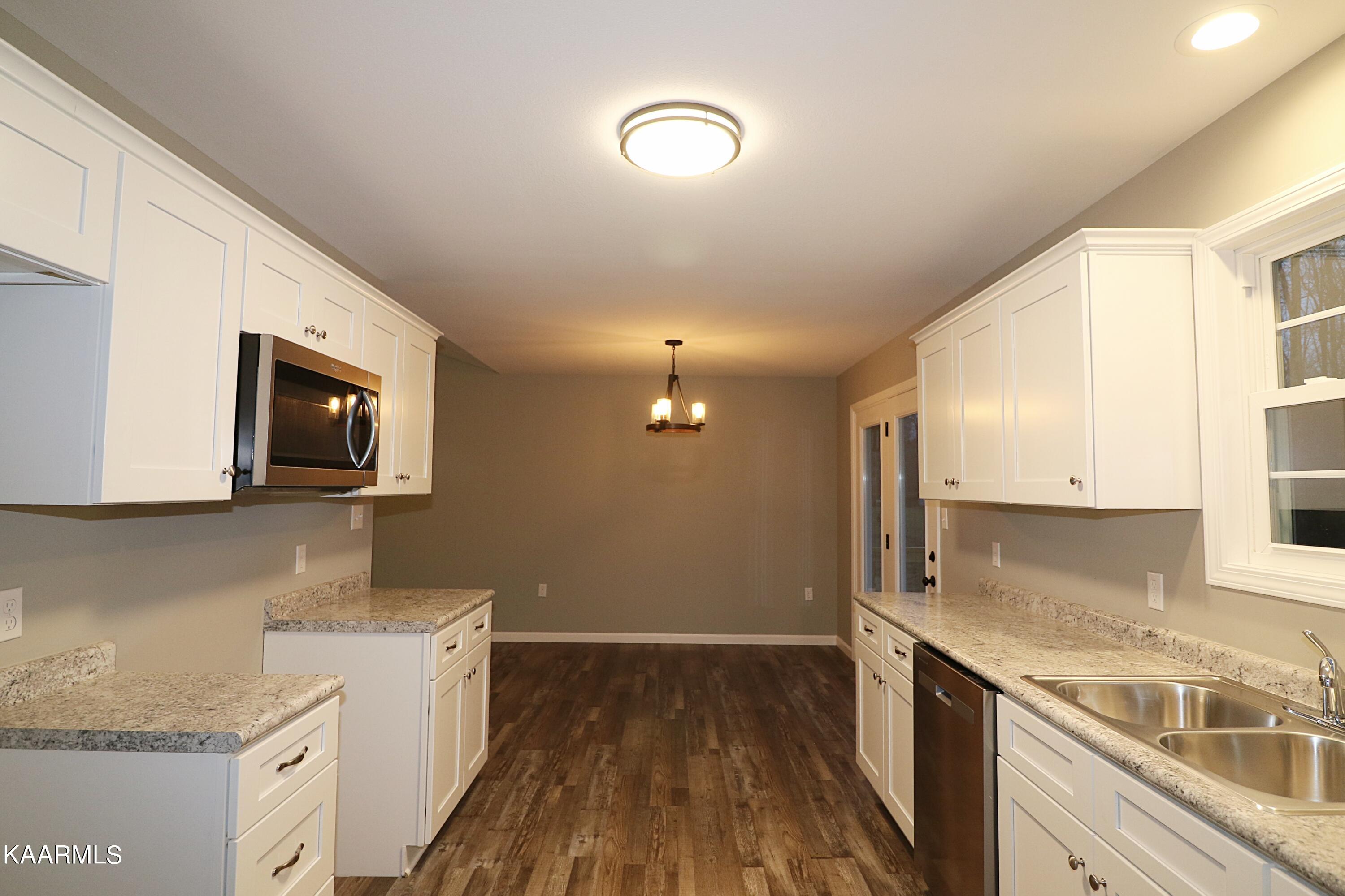 1135 Toomey Fls Road Oneida, TN 37841 - Photo 15 of 31 094A2511