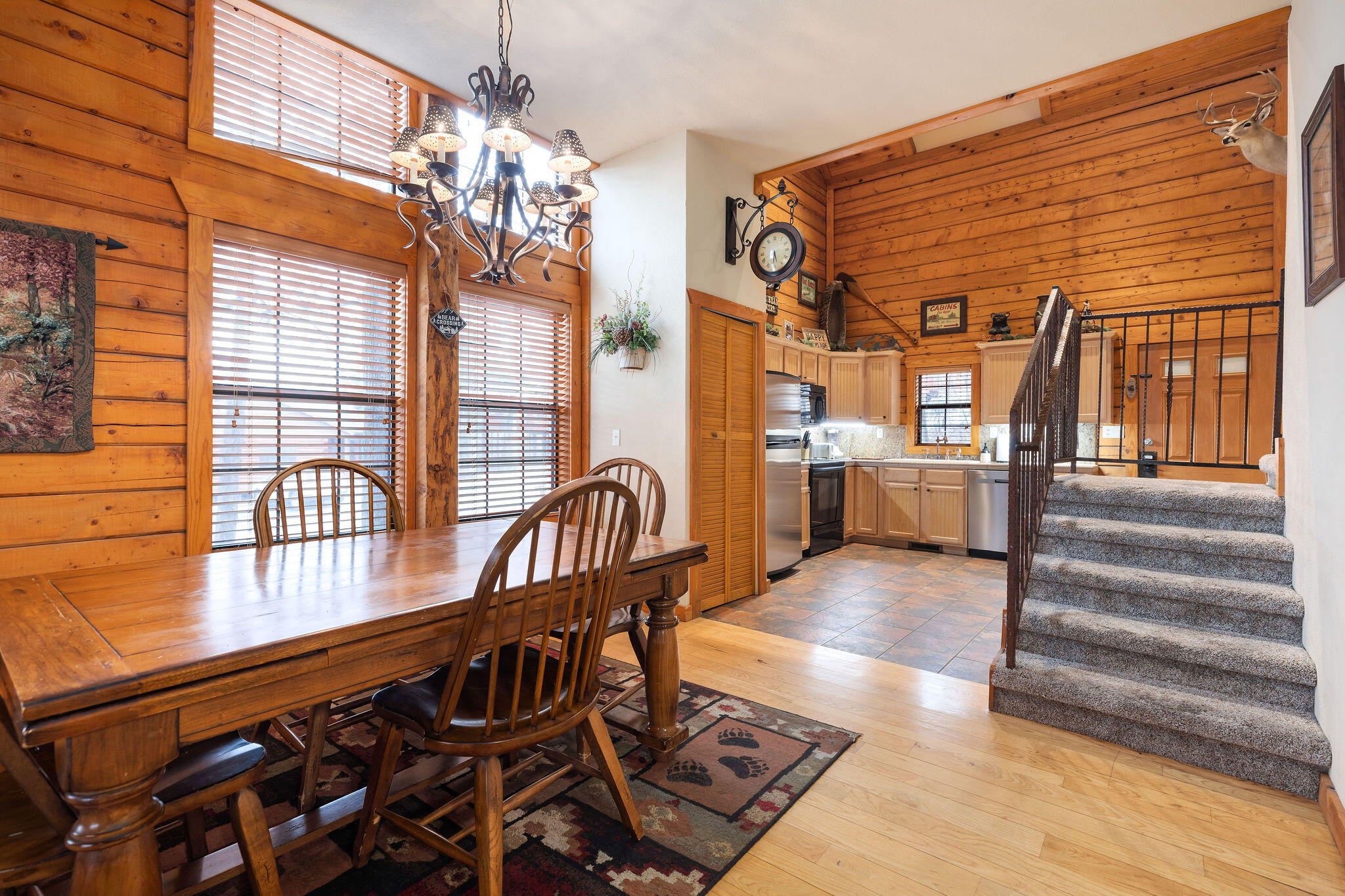 266 Oakridge Road, Unit 2 Branson, MO 65616 - Photo 7 of 28 Dining Room