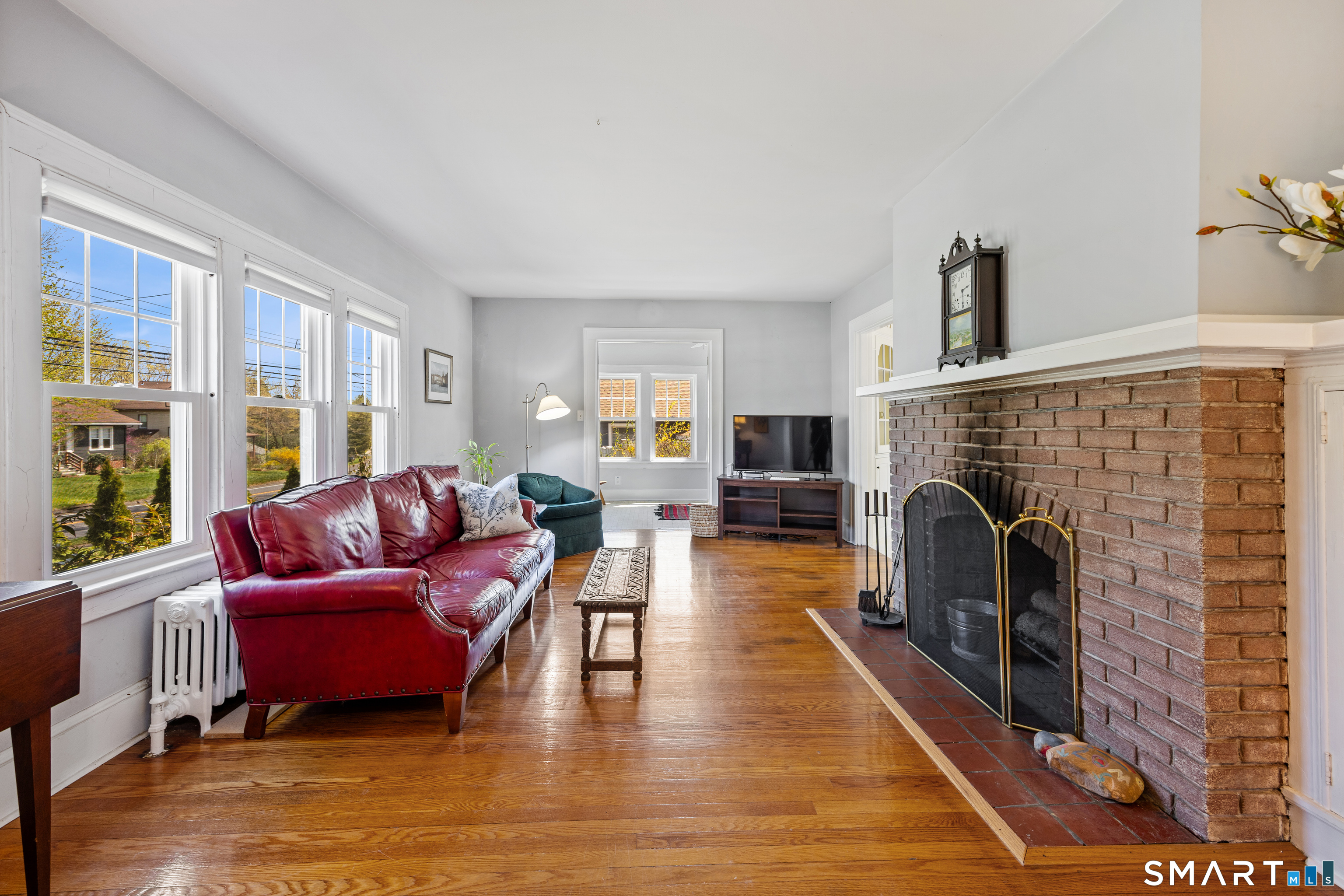 34 Clintonville Road North Haven, CT 06473 - Photo 5 of 40 1st Floor Living Room
