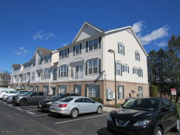 $2,100 | 132 Limerick Lane, Phillipsburg, NJ 08865