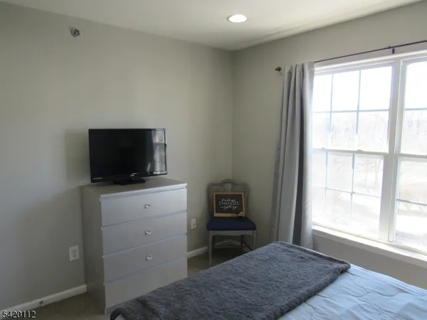 $2,100 | 132 Limerick Lane, Phillipsburg, NJ 08865