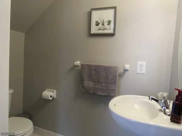 $2,100 | 132 Limerick Lane, Phillipsburg, NJ 08865