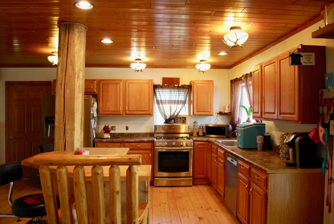 303 East Center Road Kingsley, MI 49649 - Photo 4 of 19 1853428-3.JPG