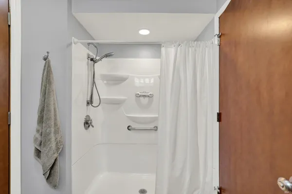 $188,500 | 1409 Pembroke Circle, Unit 6, Goshen, IN 46526