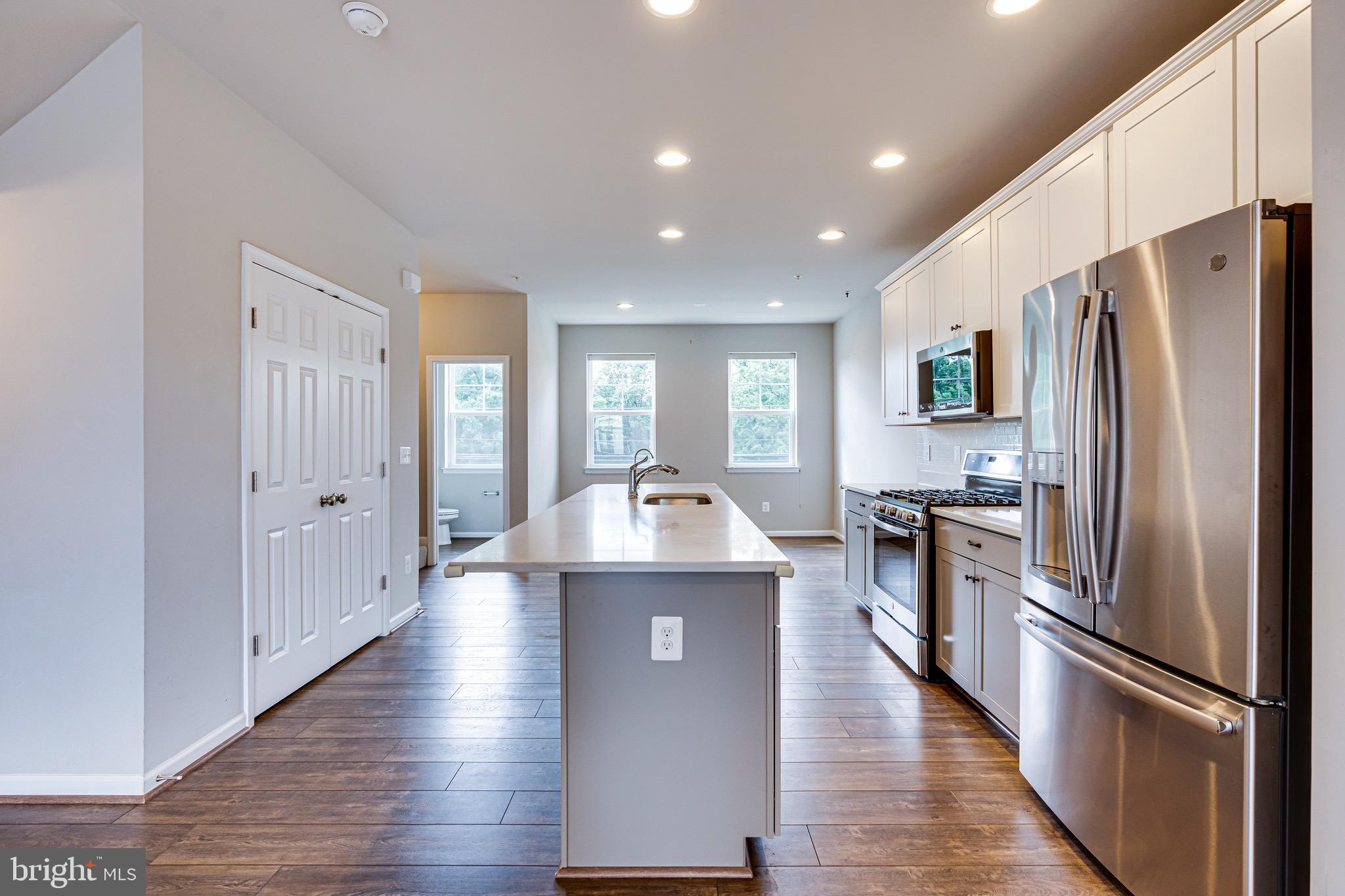 14263 Travilah Road Rockville, MD 20850 - Photo 9 of 38