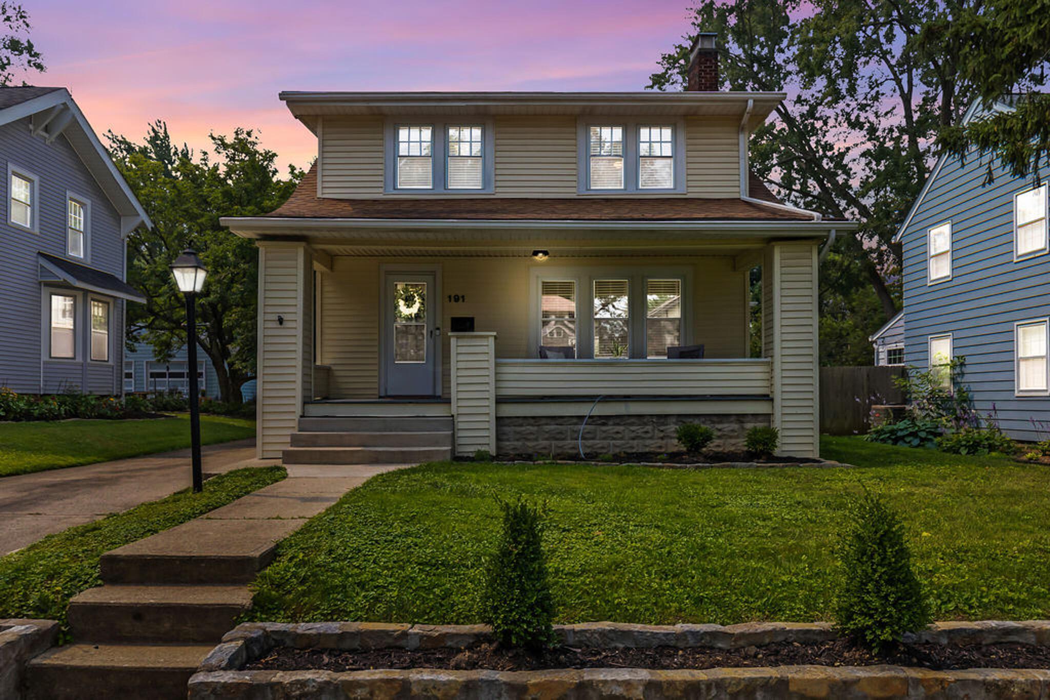191 Blenheim Road Columbus, OH 43214 - Photo 23 of 23 Front Exterior Twilight