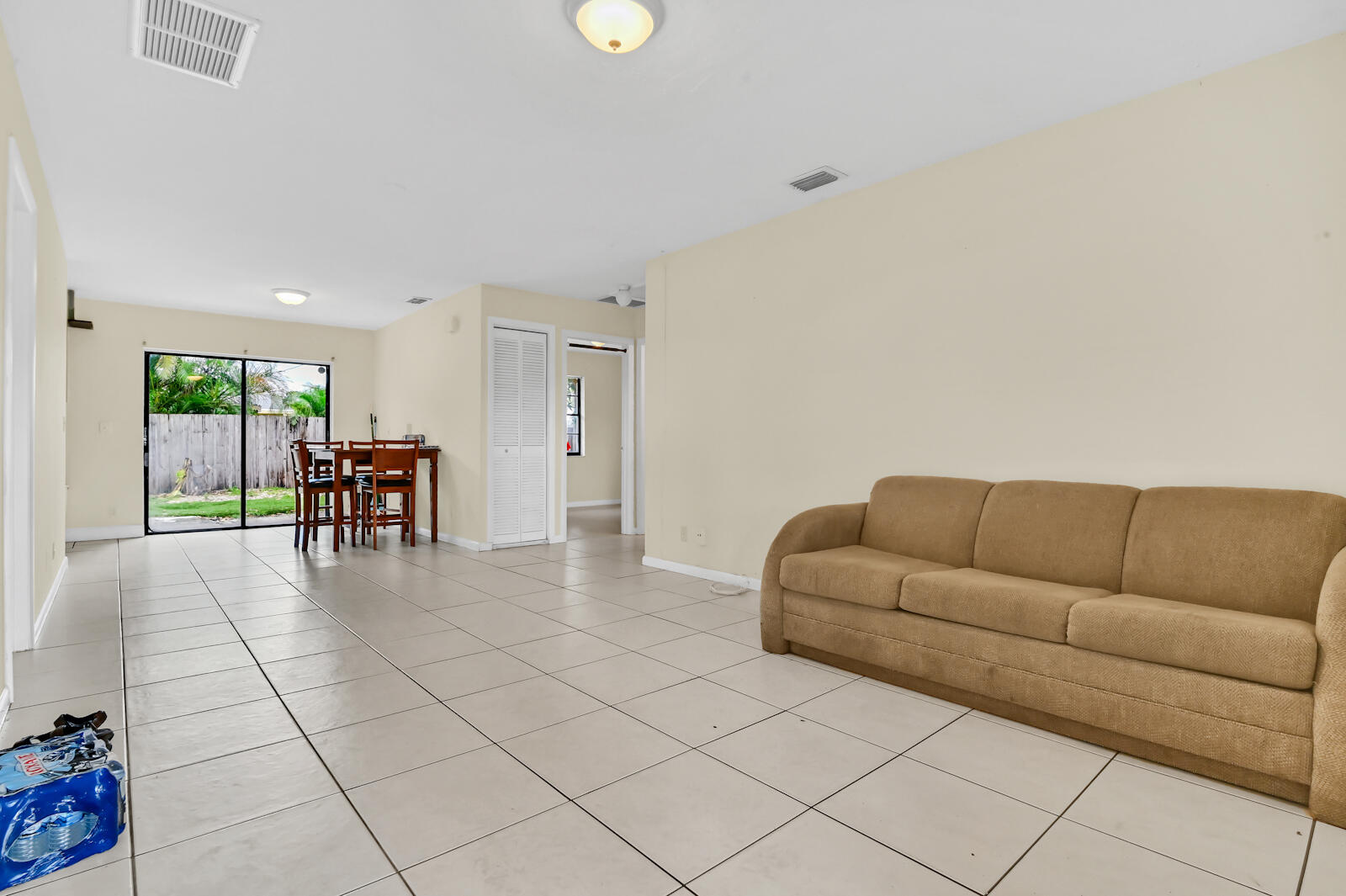 04 Living room 01