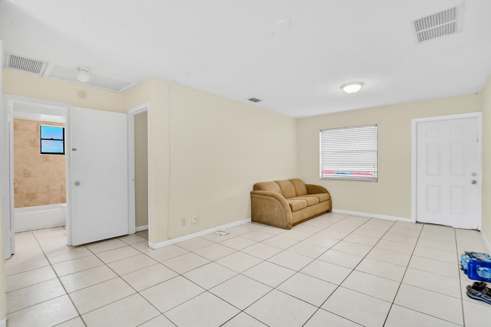 05 Living room 02